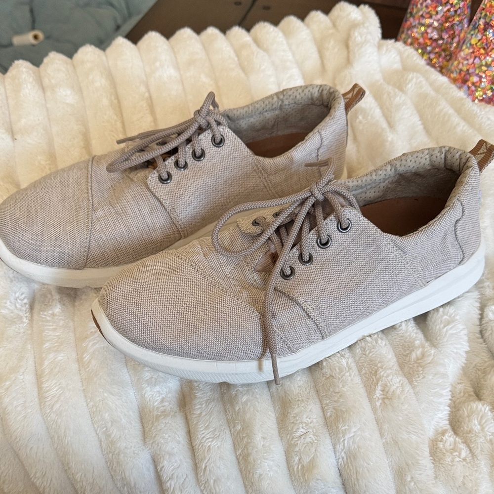 Toms Men's Light Tan Sneakers